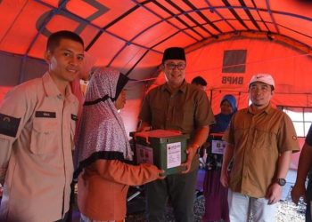 Wali Kota Sukabumi Berikan Bantuan Korban Kebakaran di Lembursitu