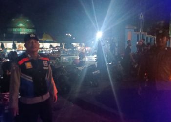 Polisi Berikan Pengamanan Warga saat Menjalankan Ibadah Tarawih di Cicurug