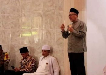 Muhibah Ramadan di Masjid Al-Hurriyah, Wabub Berikan Sertifikat Halal dari Kemenag