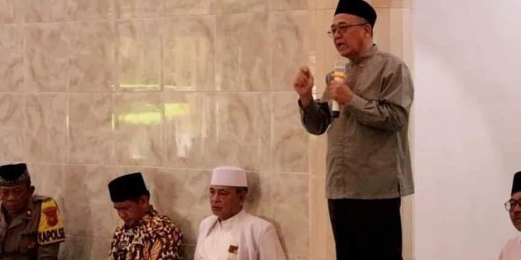 Muhibah Ramadan di Masjid Al-Hurriyah, Wabub Berikan Sertifikat Halal dari Kemenag