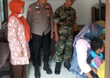 Sinergitas Bhabinkamtibmas dan Babinsa sampaikan Pesan Kamtibmas