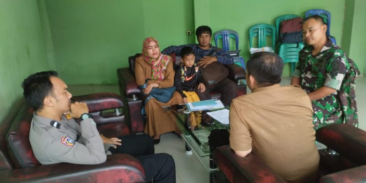Sinergitas TNI-Polri Sambangi Kantor Desa Nagrak Cisaat