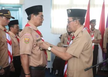 Ketua Kwarcab Gerakan Pramuka Kukuhkan Ketua Mabiran dan Kwarran Parakansalak