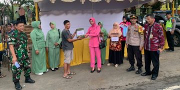 Berkah Ramadan, Polsek Jampangkulon Bersama Unsur Muspika Bagikan Takjil