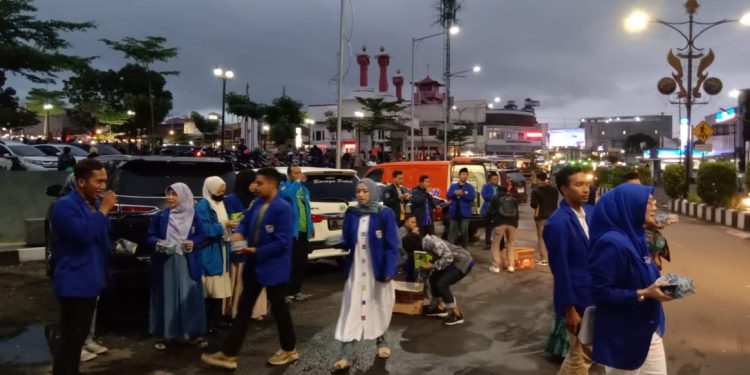 Berkah Ramadan, DPD KNPI Kota Sukabumi Berbagi Takjil dan Santunan Yatim