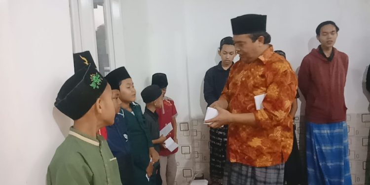 Ramadan Berbagi dengan Yatim dan Santri di Ponpes Assa’adah Cibereum