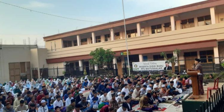 Penuh Khidmat, Pelaksanaan Shalat Idul Fitri di Halaman Yanba Cisaat