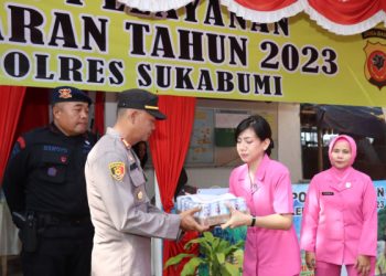 Kapolres Sukabumi Berikan Hadiah Petugas Pos Pam Pengamanan Lebaran