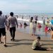 Jelang Puncak Libur Panjang Wisatawan Serbu Pantai Selatan Sukabumi