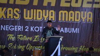 Wali Kota Sukabumi Berikan Motivasi Lulusan SMA Negeri 2 Hadapi Indonesia Emas 2045