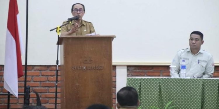 Sekda Ade Buka Bimtek Penyusunan Produk Hukum Daerah