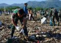 Hari Lingkungan Hidup Sedunia, Ribuan Masyarakat Kerja Bareng Aksi Bersih Pantai Talanca Loji