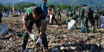 Hari Lingkungan Hidup Sedunia, Ribuan Masyarakat Kerja Bareng Aksi Bersih Pantai Talanca Loji