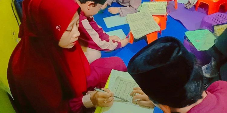 Santri Tahfidz Al-Qur’an Fathiyyah Zahra Abdul Karim Ikuti Ulangan Akhir Semester (UAS) Periode Januari-Juni 2023