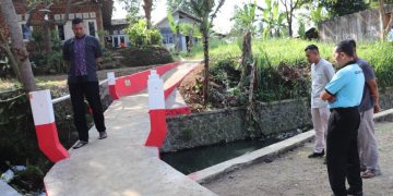 Digagas Sejak Lama, Masyarakat RW 03 Cikondang Berhasil Bangun Jembatan Berkat P2RW