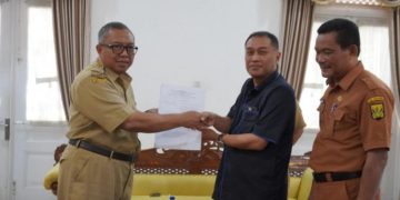 Buka Coaching Clinic Implementasi SSK: Bupati Sebut Peran Pentahelix Penting dalam Sanitasi Masyarakat
