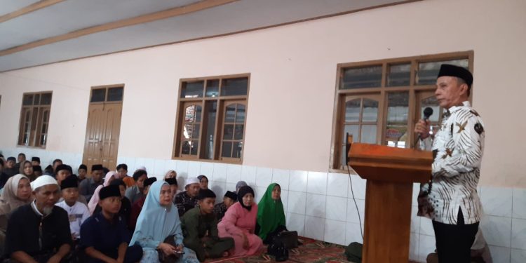 Amanat Kepala Kemenag Kab Sukabumi dalam Serah Terima Santri Pondok Pesantren Baitussalam