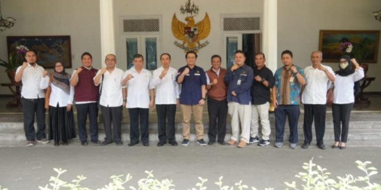 Sekda Terima Tim Esdm Ri, Bahas Pemanfaatan Panas Bumi untuk Energi Listrik
