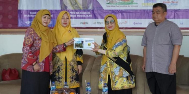 Ratusan Bunda Paud Ikuti Workshop Literasi Numerasi, Hj Yani Harap Semua Paud Holistik Integratif