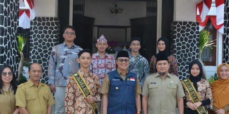 Wali Kota Sukabumi Lepas Mojang dan Jejaka ke Tingkat Jabar