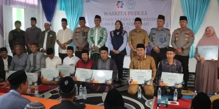 Bantuan Sosial untuk Sarana Pendidikan dari PT Waskita Karya Diapresiasi Sekda Sukabumi