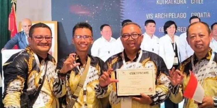 Pertahankan Status CPUGGp, Bupati Marwan Raih Sertifikat UNESCO di Maroko