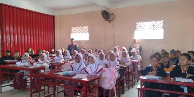 Siswa MI Baitussalam Ikuti PTS/STS Ganjil
