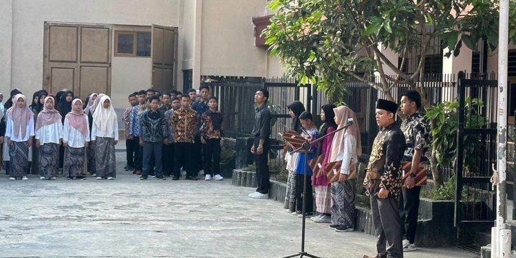 Yayasan Baitussalam Peringati Hari Batik Nasional