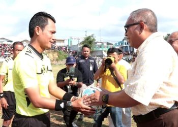 Bupati Marwan Buka Football Competition Kabandungan