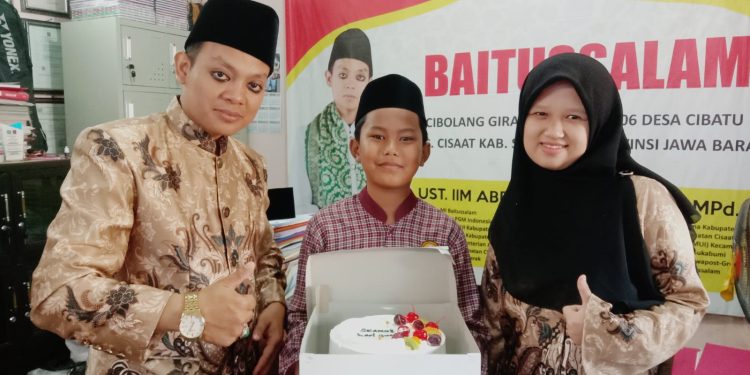Ungkapan Syukur Siswa MI Baitussalam Dalam Peringatan Hari Guru Sedunia