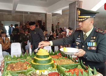 Tumpeng HUT TNI ke 78 Kodim 0607 Kota Sukabumi