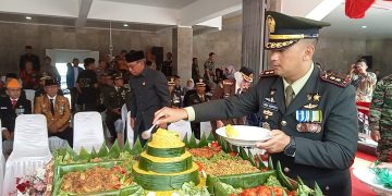 Tumpeng HUT TNI ke 78 Kodim 0607 Kota Sukabumi