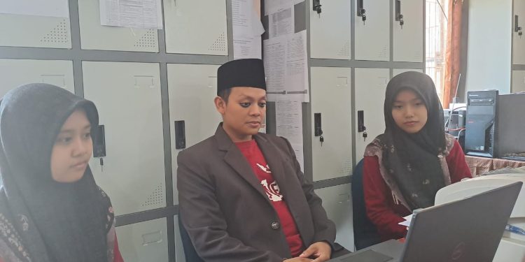 MI Baitussalam Kec. Cisaat Ikuti Zoomeeting Stratifikasi UKS/M
