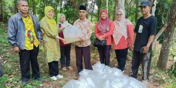 Lestarikan Ikan Lokal, Diskan Lepasliarkan 3000 Ikan di Sungai Cibojong Bantargadung