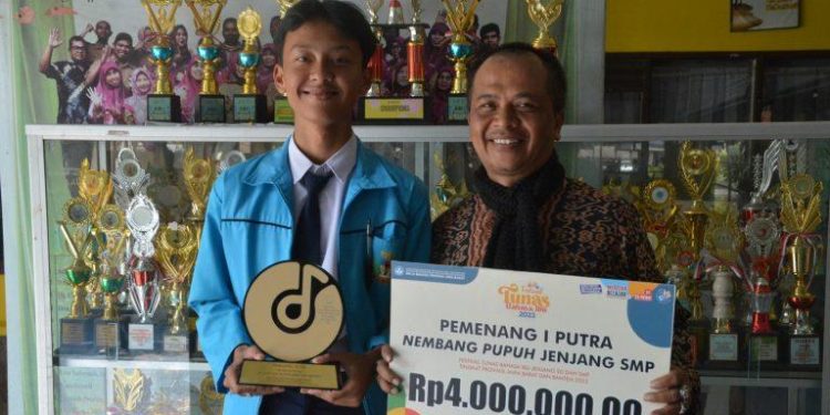 Pelajar Kota Sukabumi Raih Juara 1 Lomba Pupuh FTBI Tingkat Jabar