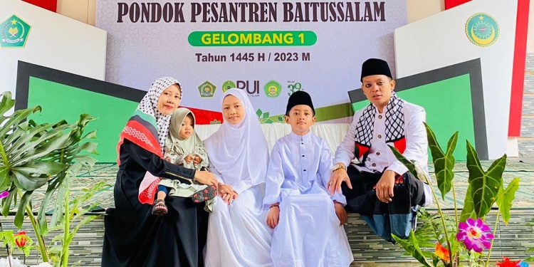 Prestasi Membanggakan, Fikri dan Fathiyyah Zahra Selesaikan Juz 30 dan Juz 21