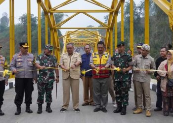 Bupati Resmikan Jembatan eMHa Kadudampit, Ini Harapannya