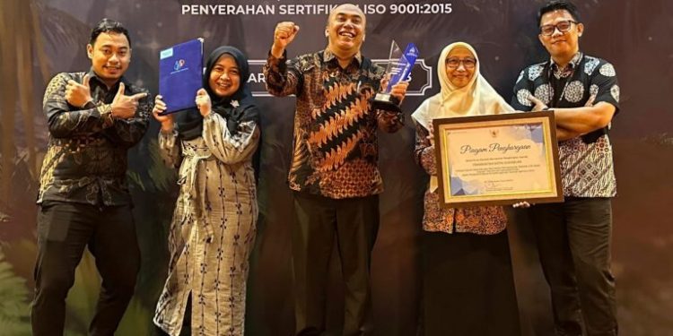 Pemkot Sukabumi Raih Penghargaan Anindita Wistara Data dari BPS