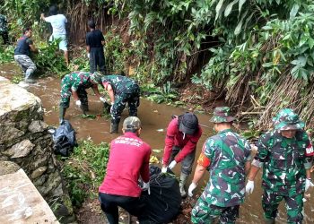 Aksi Sosial Koramil Cibadak Bersama Stakeholder Bersihkan Sungai