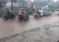 Banjir Rendam Ruas Jalan Nasional di Sukalarang