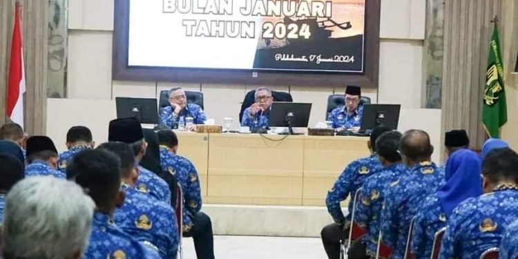 Bupati dalam Rapat Bulanan, Begini Pintanya