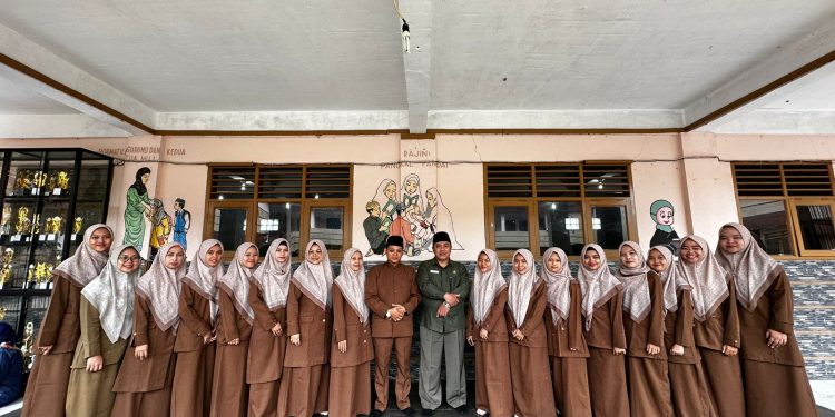 Pengawas Bina Laksanakan Pendampingan Kurikulum Merdeka Terhadap Guru MI Baitussalam pada Proses Pembelajaran