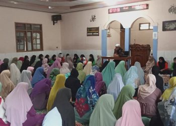 Abuya KH. Onen Qurnaen Isi Tausyiah di Masjid Jami Baitussalam Cisaat, Peringati Isra Mi’raj Nabi Muhammad SAW