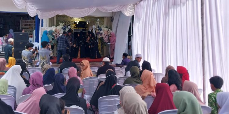 Ratusan Yatim dan Jompo Dapat Santunan di Pembukaan Wisata Tour and Travel Jana Madinah Palabuhanratu