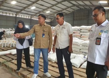 Jelang Ramadhan, Pemkab Sukabumi Monitoring Stok Beras di Gudang Bulog