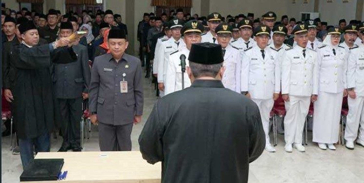 Bupati Marwan Lantik Ratusan Pejabat di Lingkup Pemkab Sukabumi