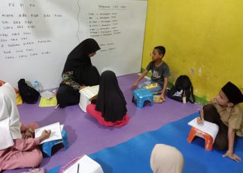 Semangat Peserta Didik Fathiyyah Zahra Abdul Karim Mengikuti Pembelajaran Calistung