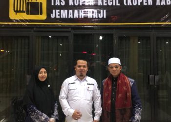 Kepulangan Haji, KH. Iim Abdul Karim Disambut Langsung oleh Kasi PHU Kemenag Kab Sukabumi