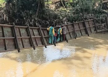 Demi Pendidikan, Siswa SD di Kecamatan Lengkong Mengundang Empati