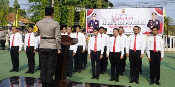 Kapolres Sukabumi Berikan Penghargaan Puluhan Personel